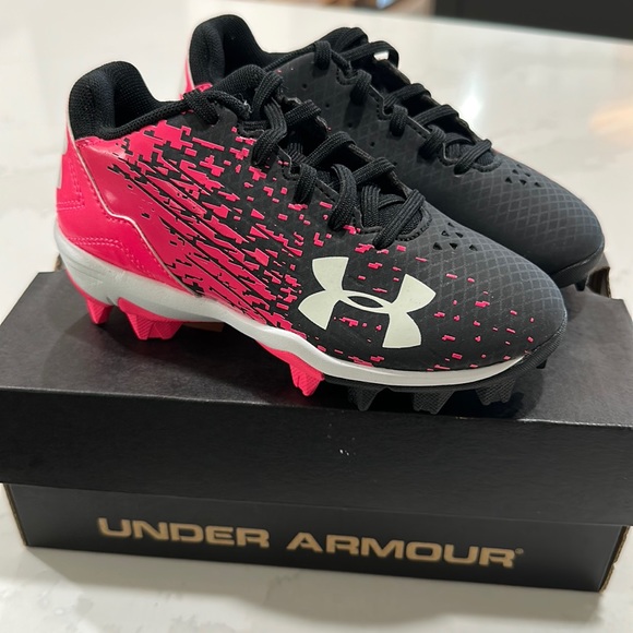 Girls soccer cleats - Picture 1 of 4